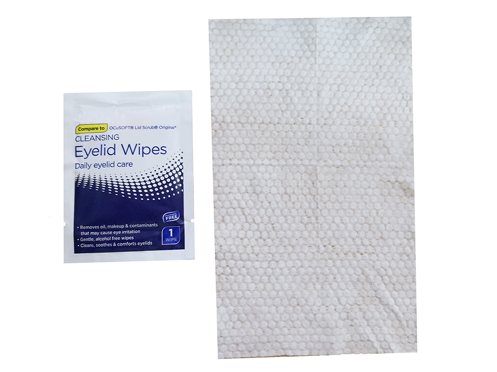 Eyelid cleaning wipes