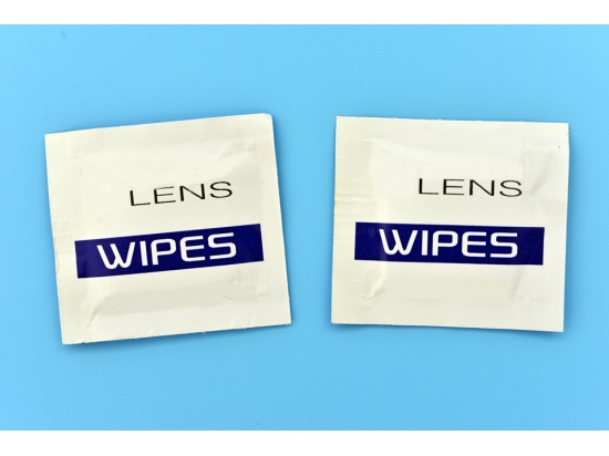 Singe pack Lens cleaning wipes